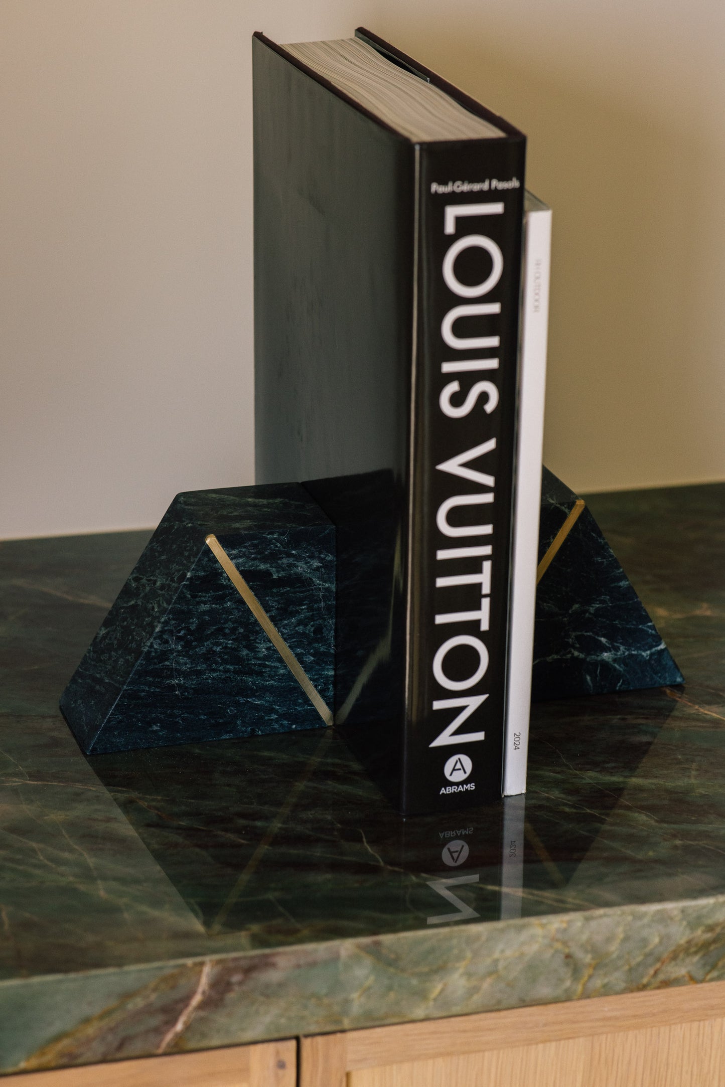 Viridian (Green Marble Shelves)