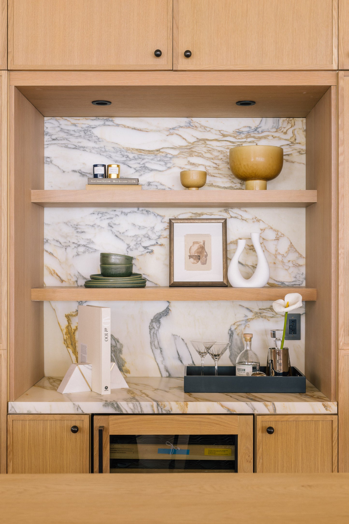 Olympus (White Marble Shelves)